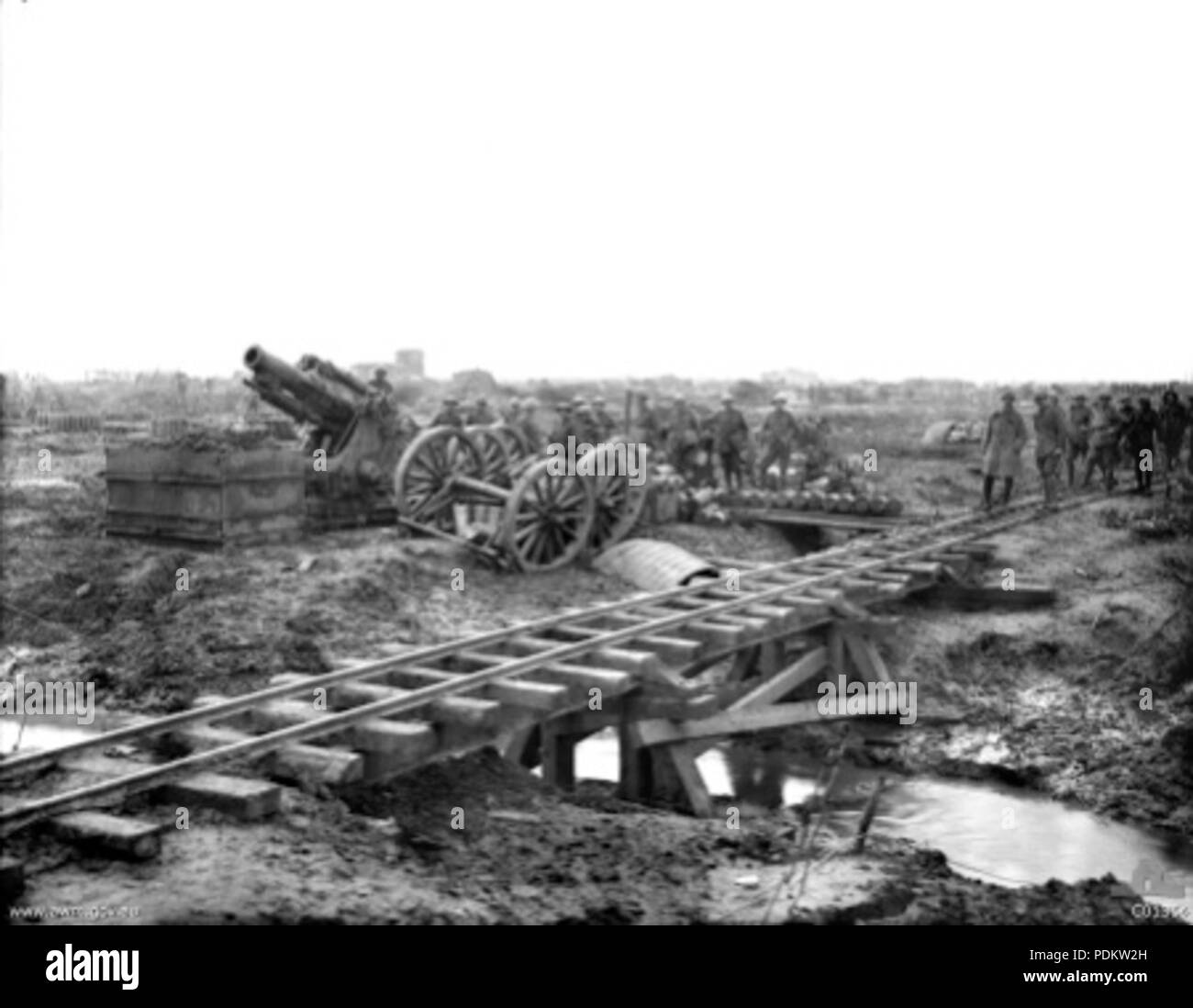 29 C01364-9.2 inch howitzer Ypres 1917 Stock Photo - Alamy