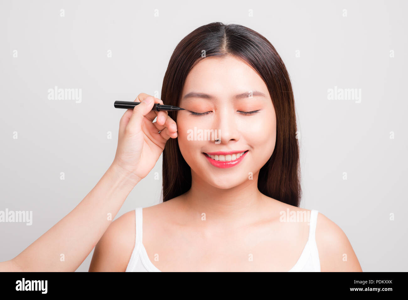 Closed eye eyeliner hires stock photography and images Alamy