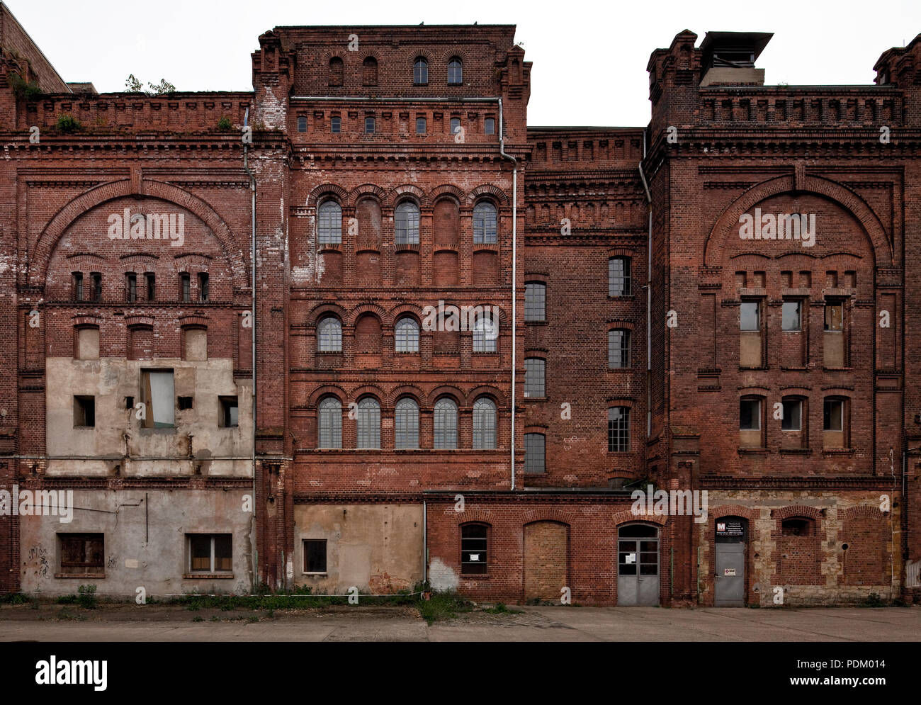 Erbaut 1994 hires stock photography and images Alamy