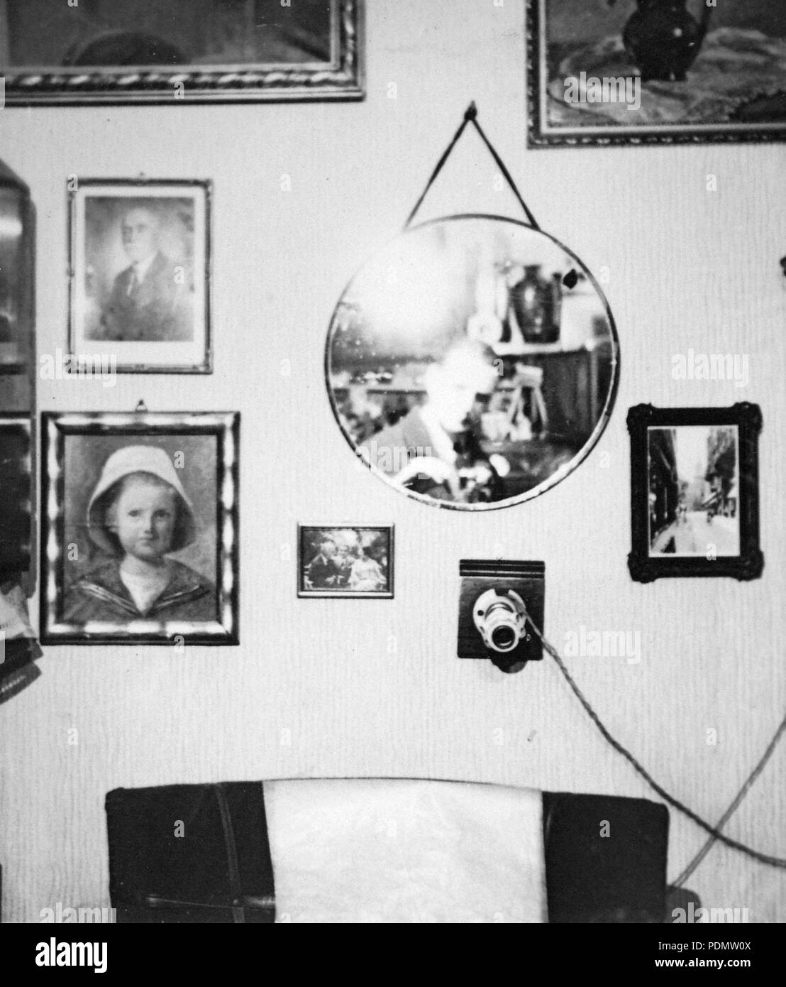 252 Painting, photography, mirror, reflection Fortepan 12090 Stock Photo