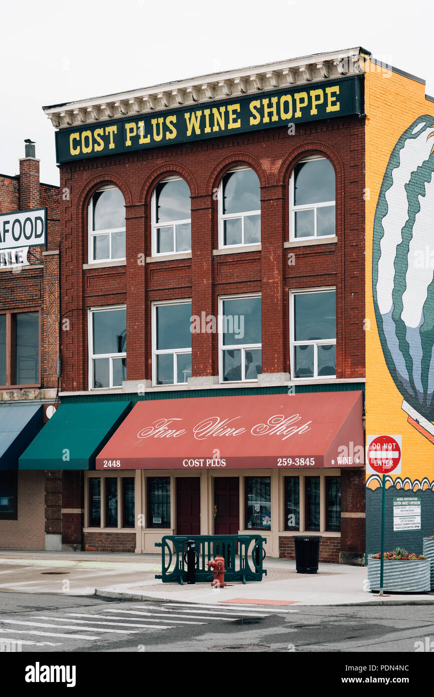 Cost Plus Wine Shoppe, in Eastern Market, Detroit, Michigan Stock Photo