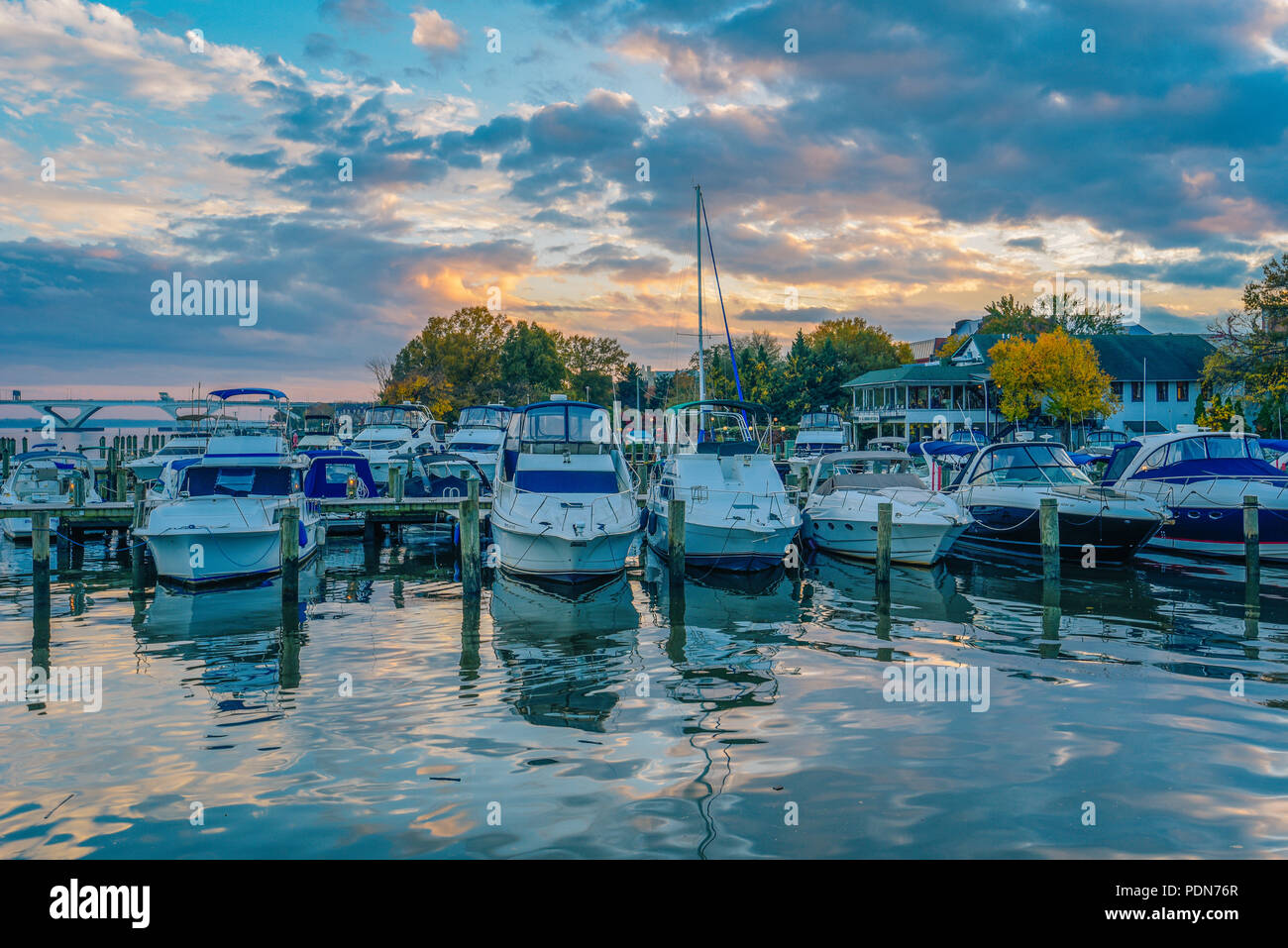 Old town alexandria virginia waterfront hires stock photography and