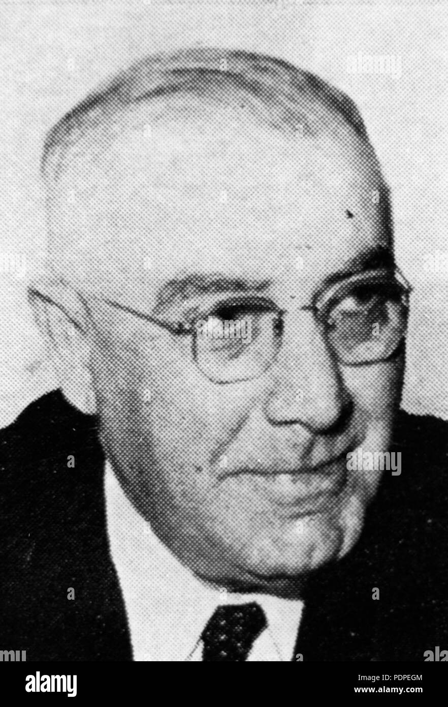14 Arthur Baird chief engineer with QANTAS Stock Photo