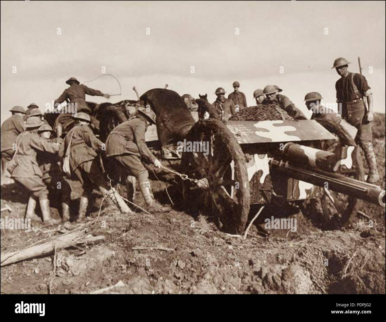 18 pounder gun hi-res stock photography and images - Alamy
