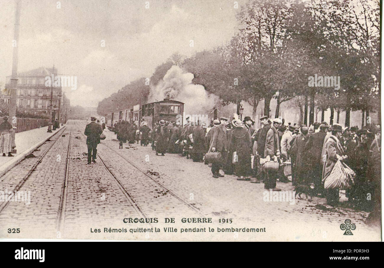 97 CCCC 325 - CROQUIS DE GUERRE 1915 - Les Rémois quittant la Ville pendant le bombardement Stock Photo