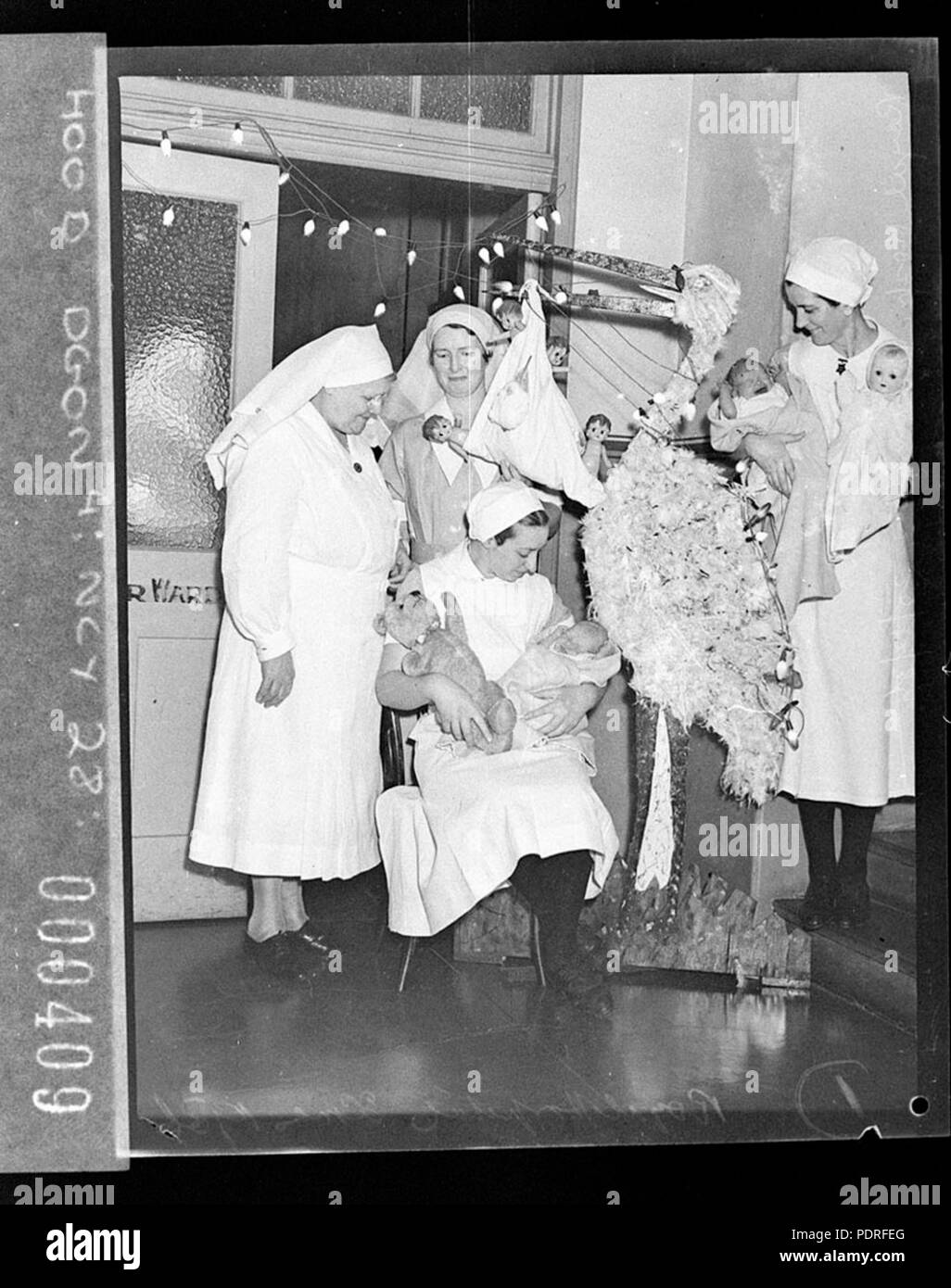 1930s archival image female nurses hi-res stock photography and images ...