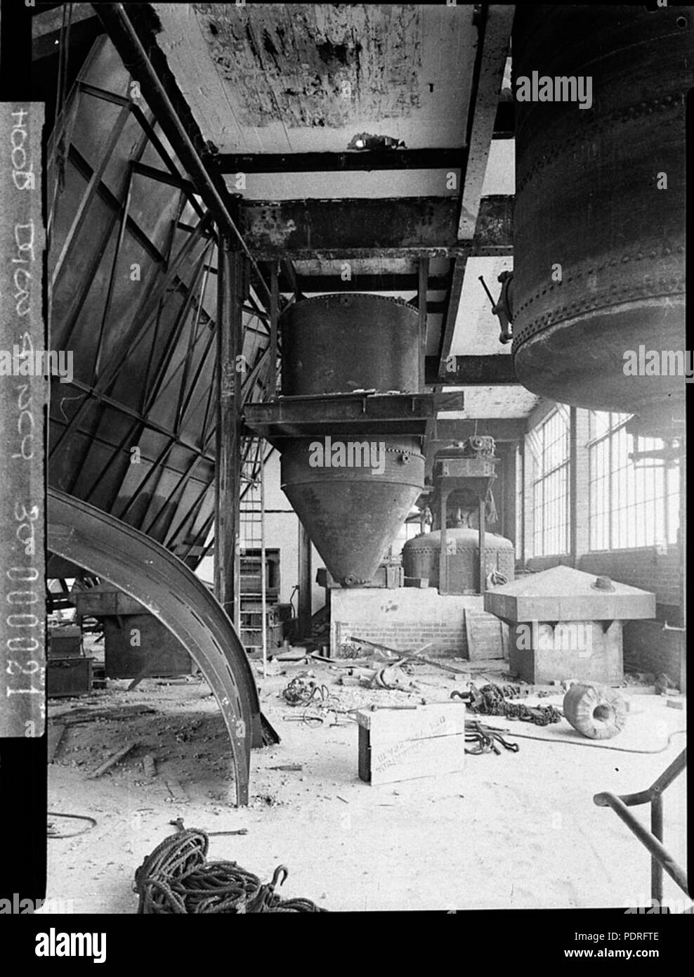 133 SLNSW 11768 Installing equipment Lever factory Stock Photo