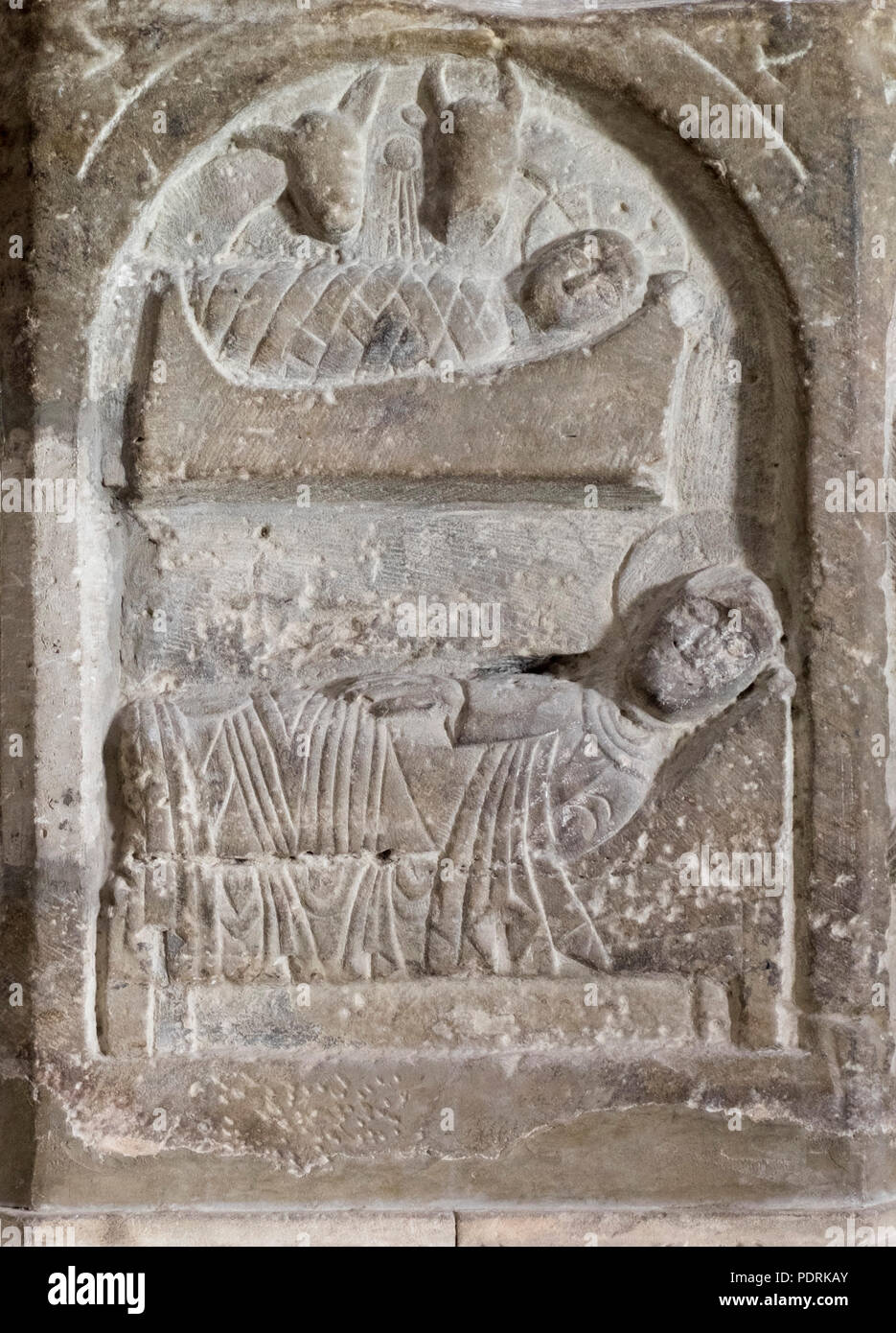Taufstein um 1150, Detail Christi Geburt Stock Photo