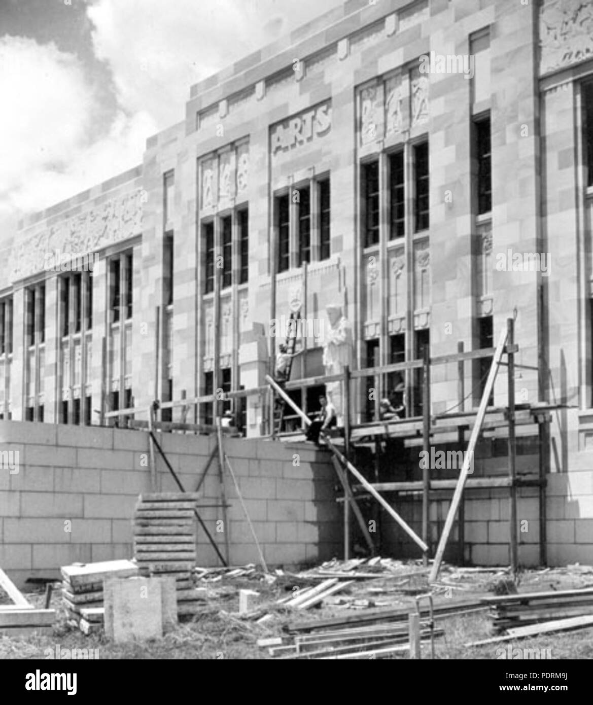 108 Queensland State Archives 2718 Construction of the Arts building at ...