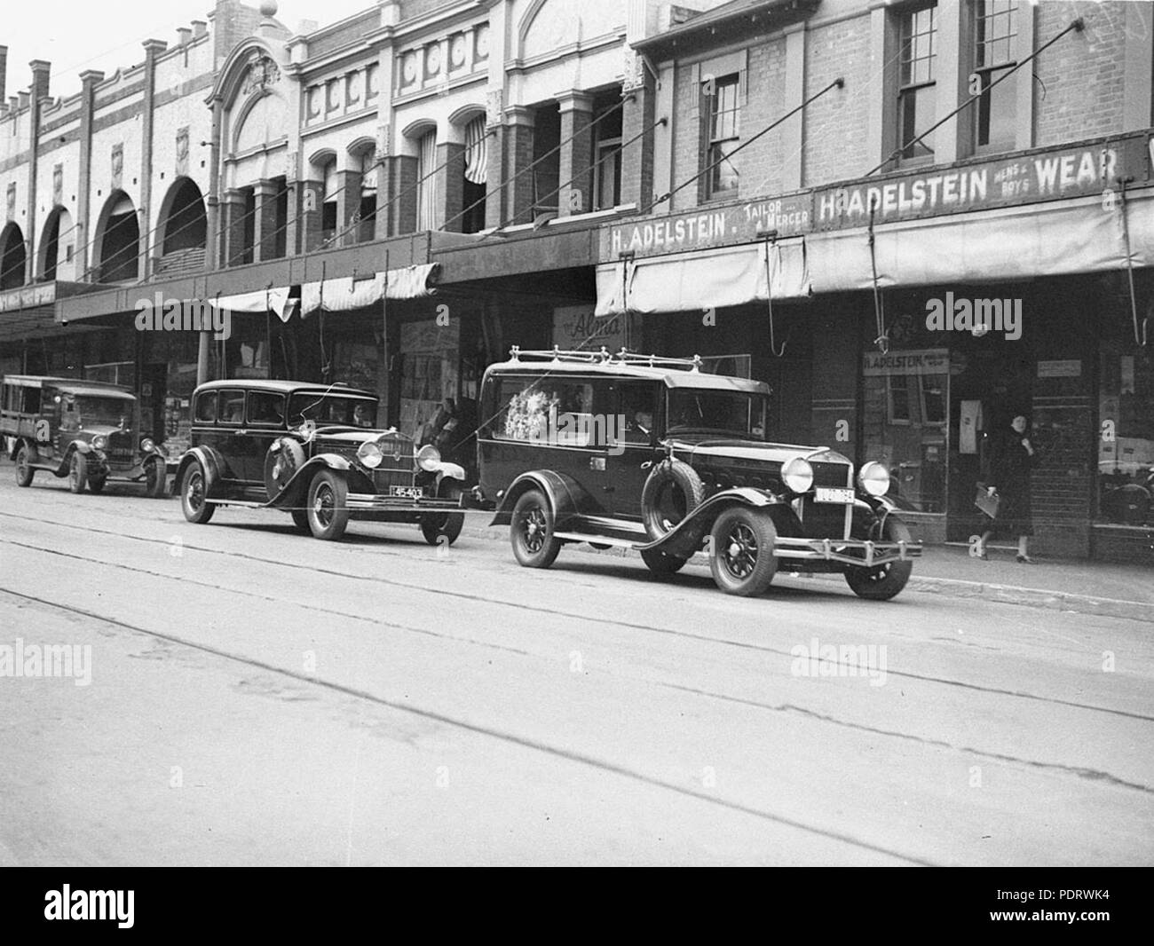 161 SLNSW 43249 1929 Grahame Page 1929 Studebaker Commander and 1927 Chevrolet Stock Photo