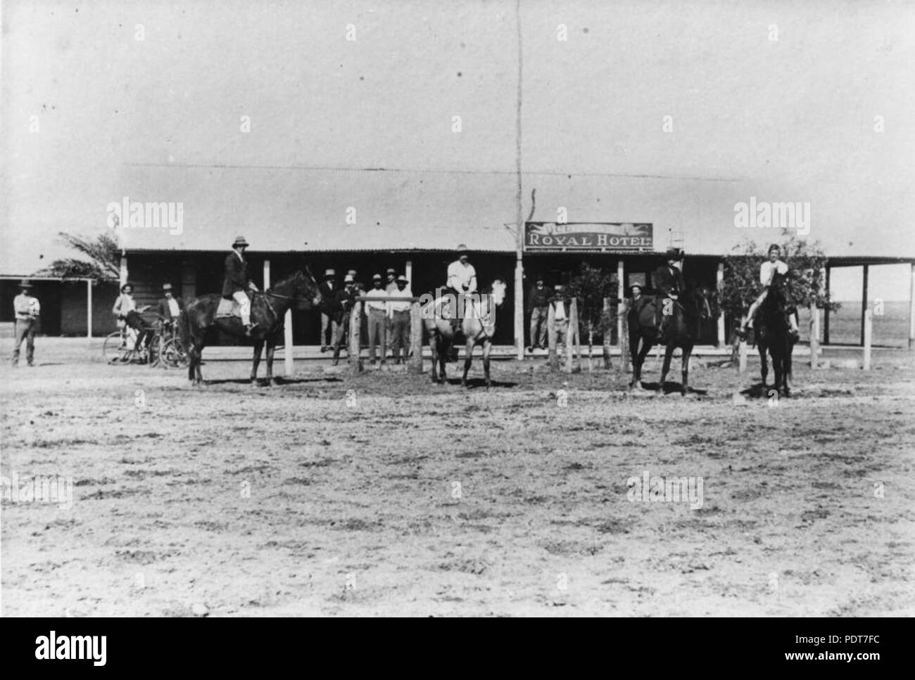 243 StateLibQld 1 176595 Royal Hotel at Boulia in the 1920s Stock Photo