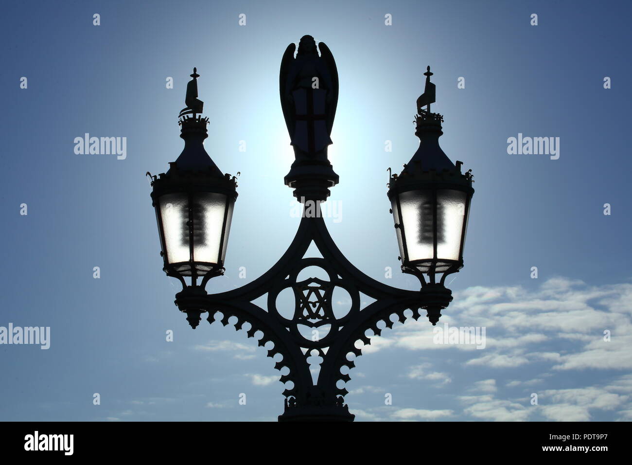 Twin head street light hi-res stock photography and images - Alamy