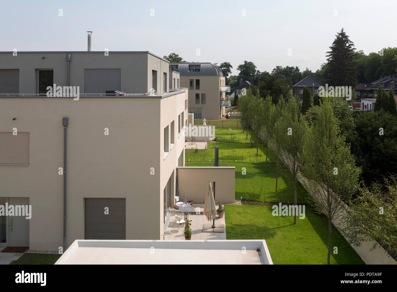 Krefeld, Wohnsiedlung Rott, Reymann Architekten 2018, Häuser 5-1, Gartenseite Stock Photo