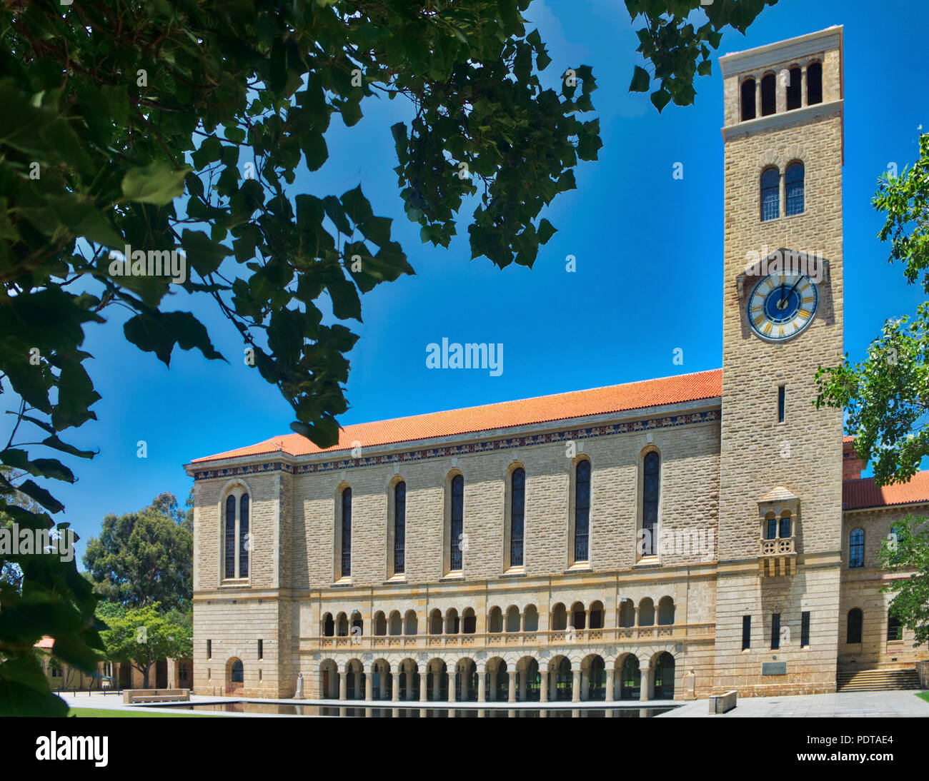 Winthrop Hall and Reflecting Pond UWA crawley Stock Photo - Alamy