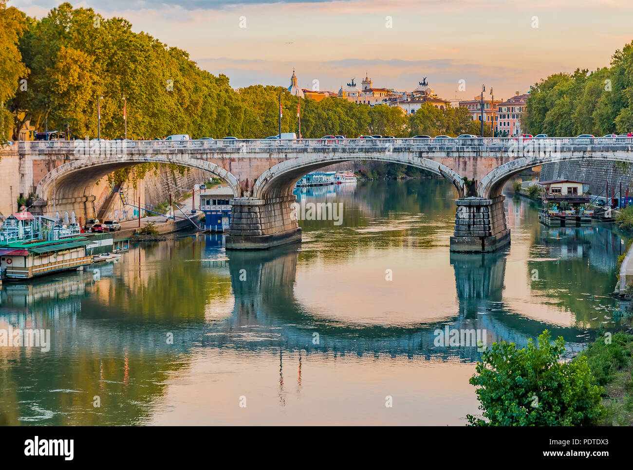 Sunset view of the roman cityscape and river Tiber in Rome, Italy Stock ...