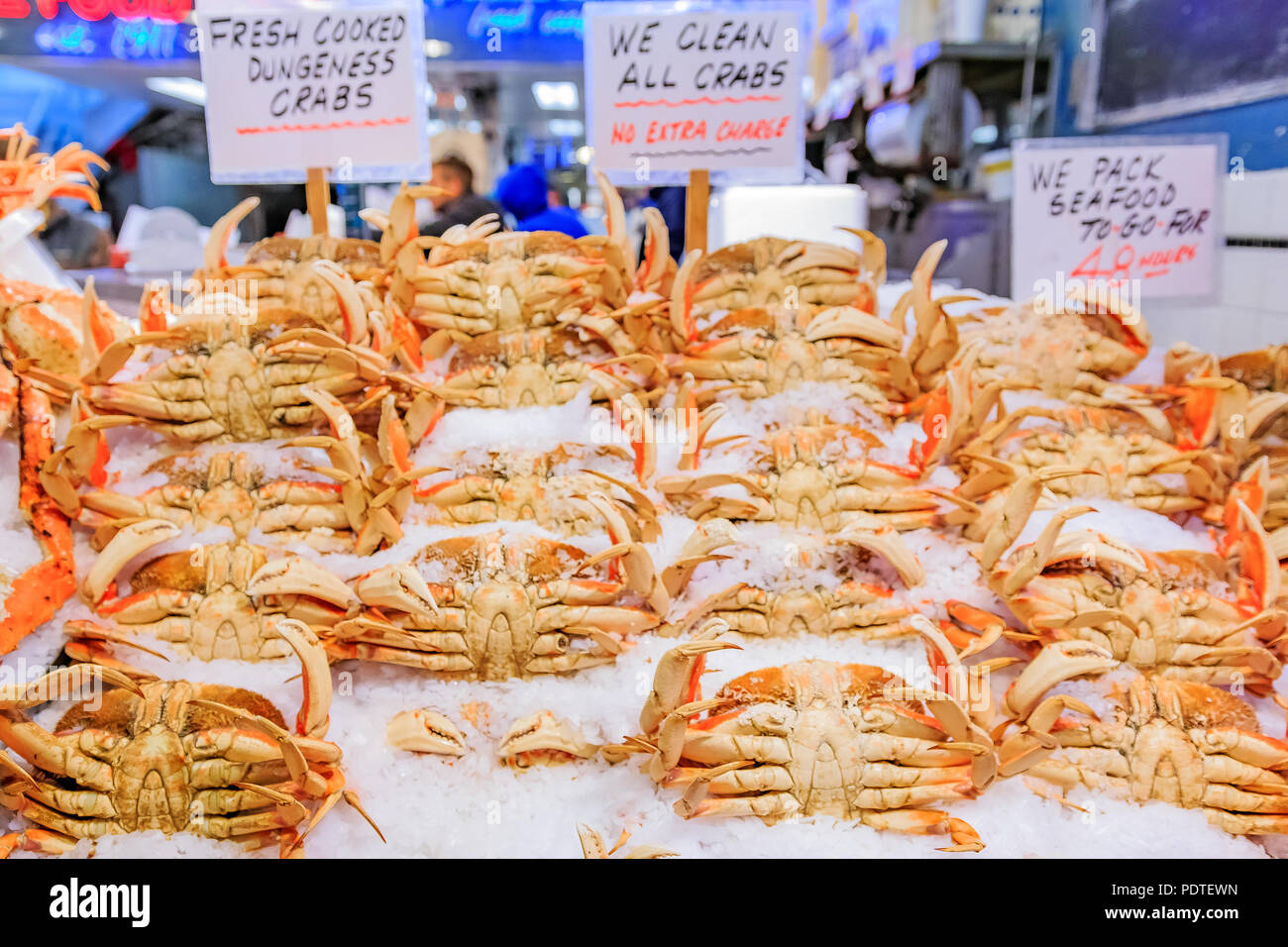 Raw crab legs hi-res stock photography and images - Alamy