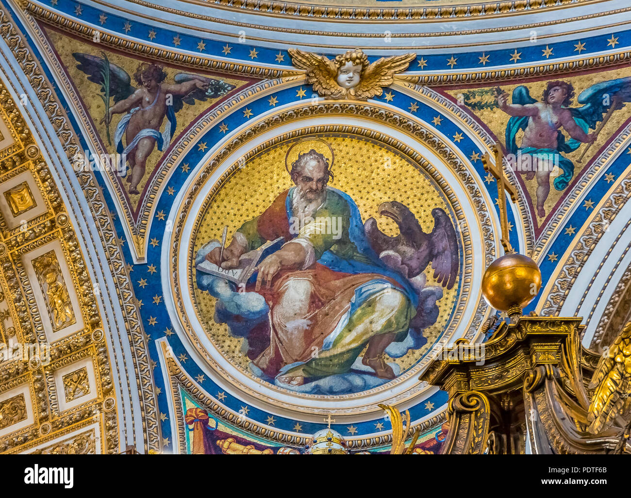 Mosaic in saint peters basilica hi-res stock photography and images - Alamy