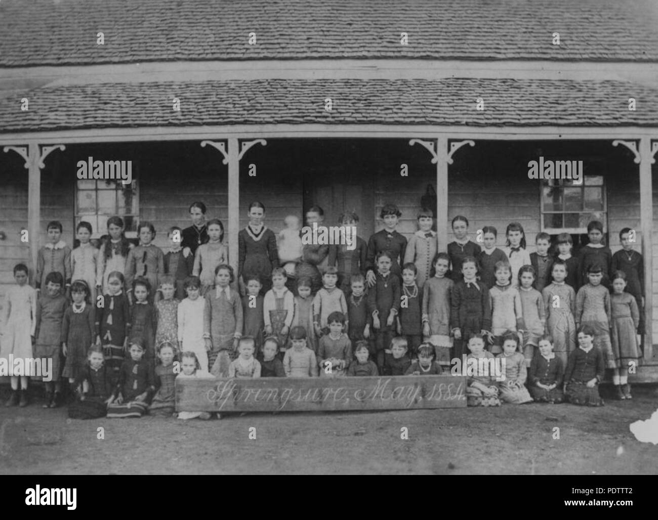 206 StateLibQld 1 112612 Springsure State School student group, 1884 Stock Photo
