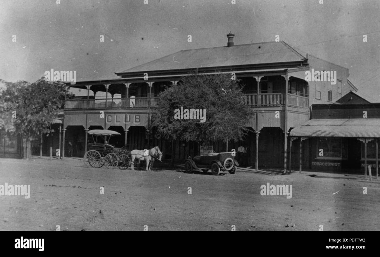 206 StateLibQld 1 112708 Club Hotel, Winton, 1917 Stock Photo