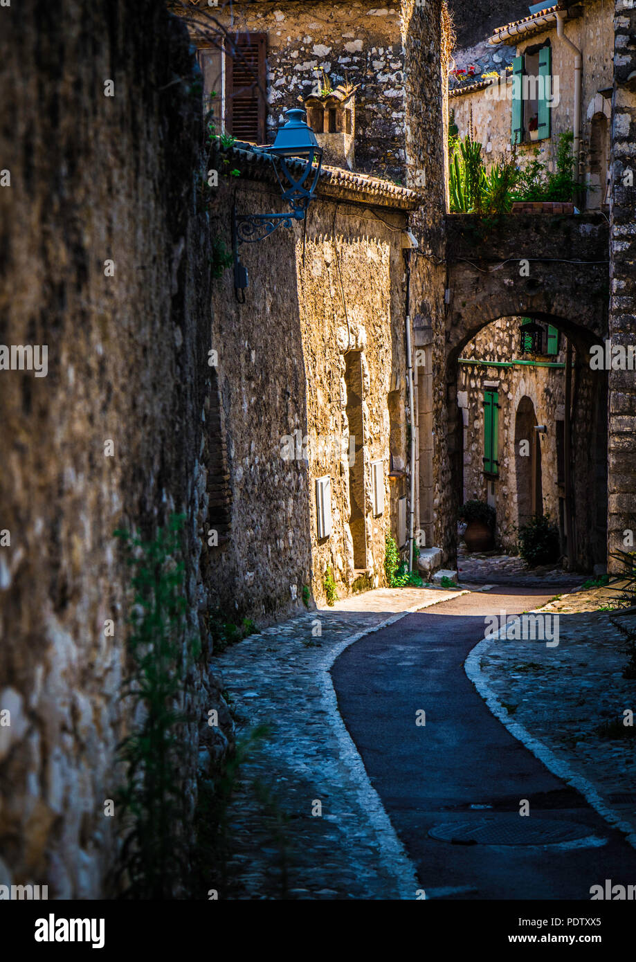 Medieval alley in St Paul de Vence Stock Photo