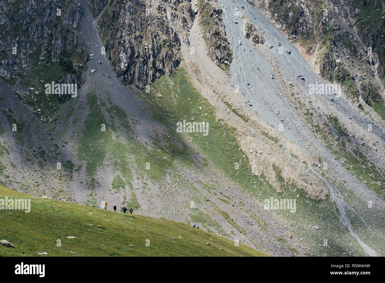 Group of friends hiking hi-res stock photography and images - Alamy