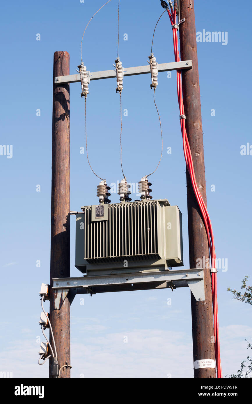 Pole Mounted Transformer Hi Res Stock Photography And Images Alamy
