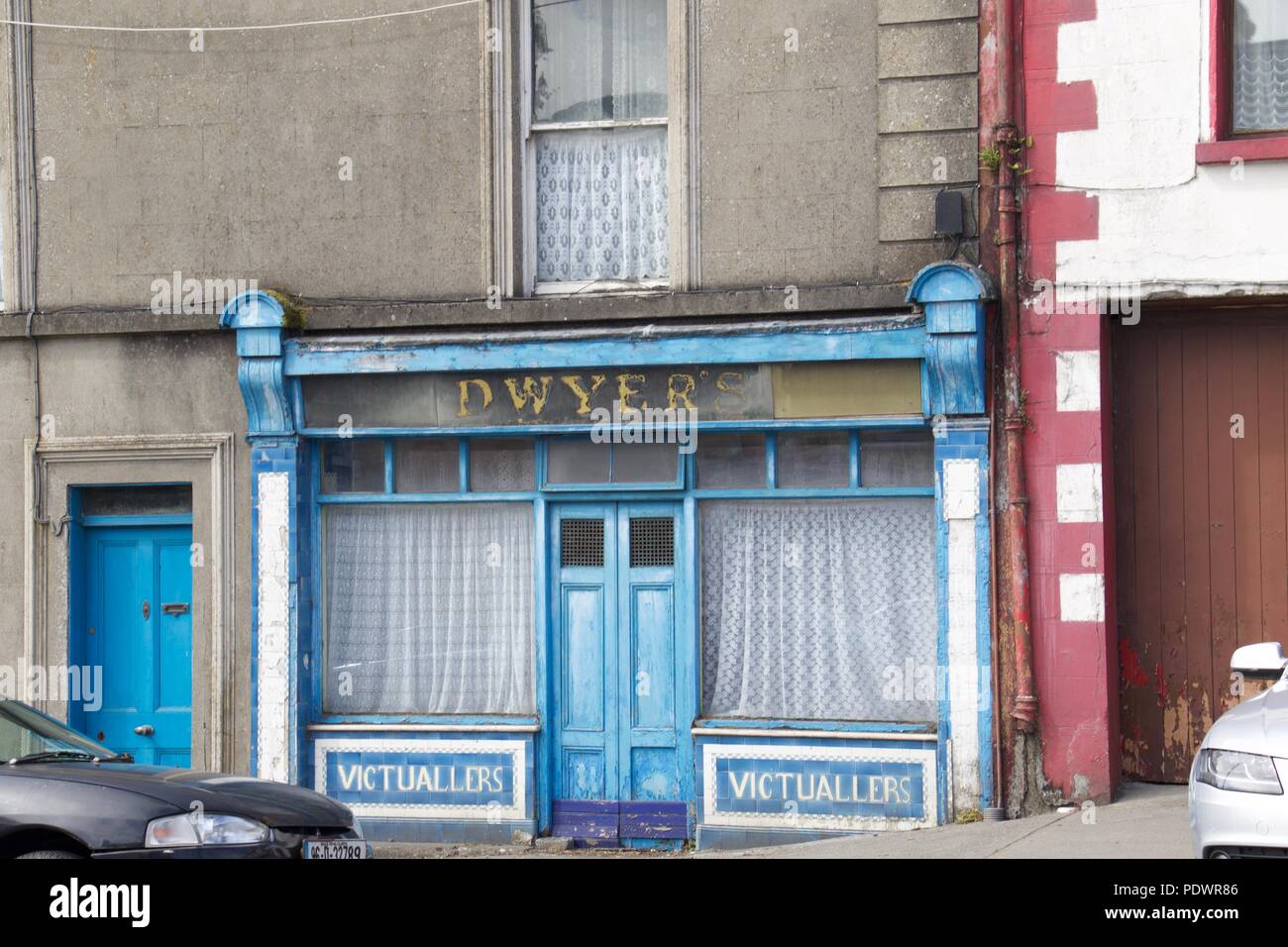 Abandoned shop ireland Stock Photo Alamy