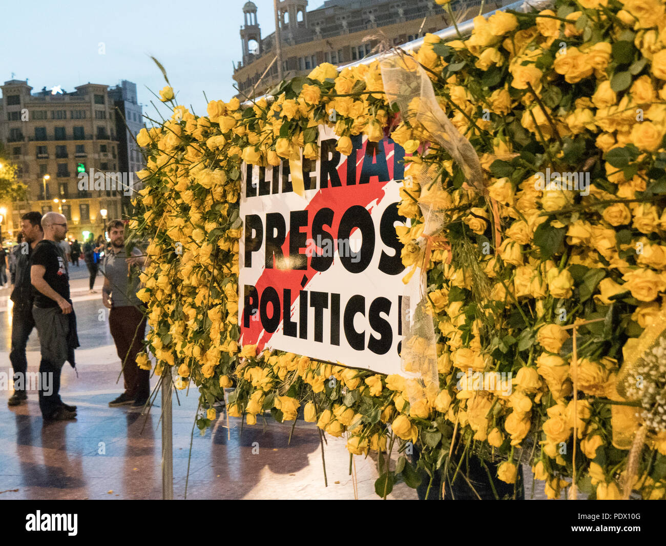 Barcelona, Spain, April 23 2018: Flower hedge petitioned for releasing Catalan politicians for Catalonia Independence Stock Photo