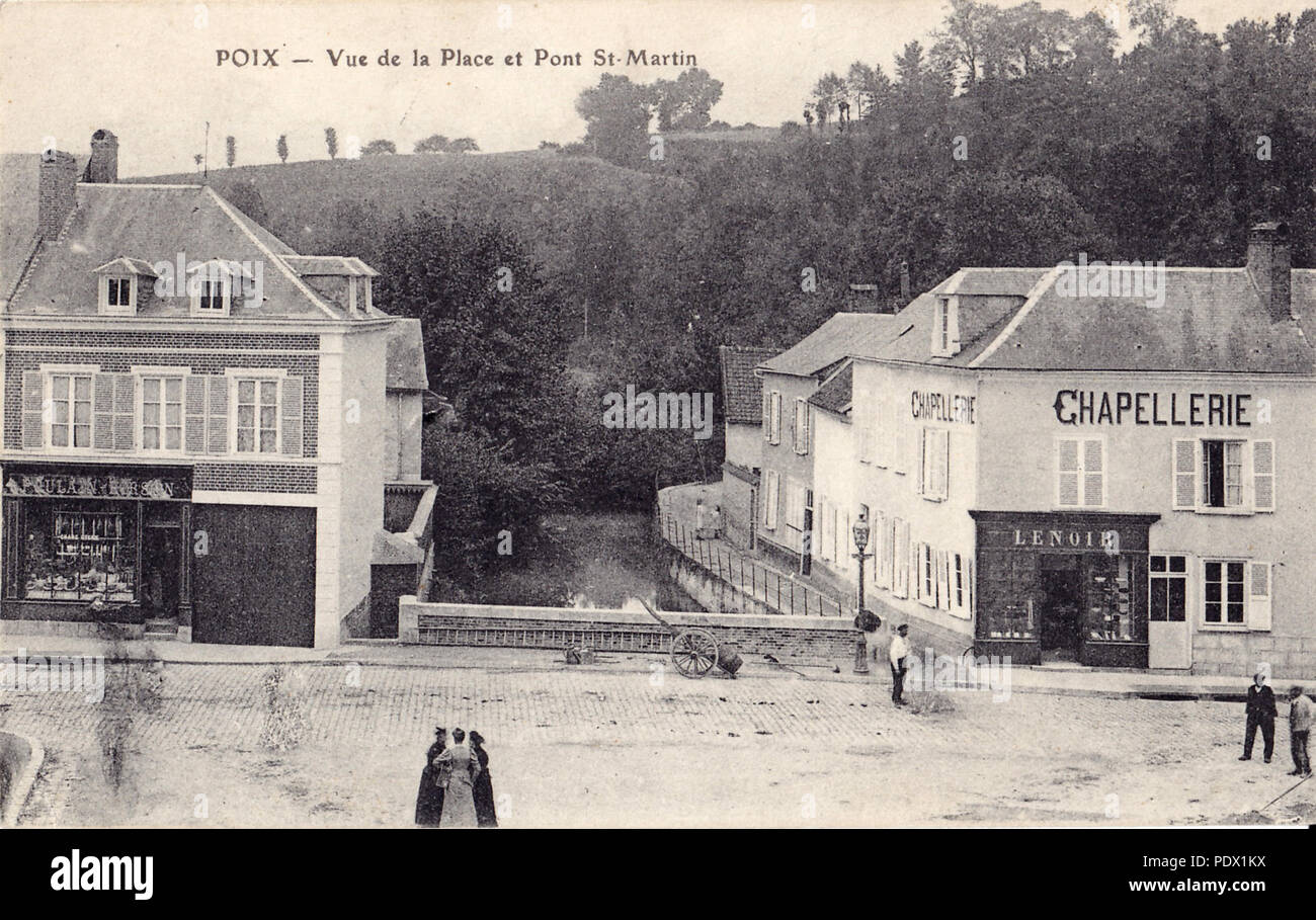 94 CARON - POIX - Vue de la Place et Pont St-Martin Stock Photo