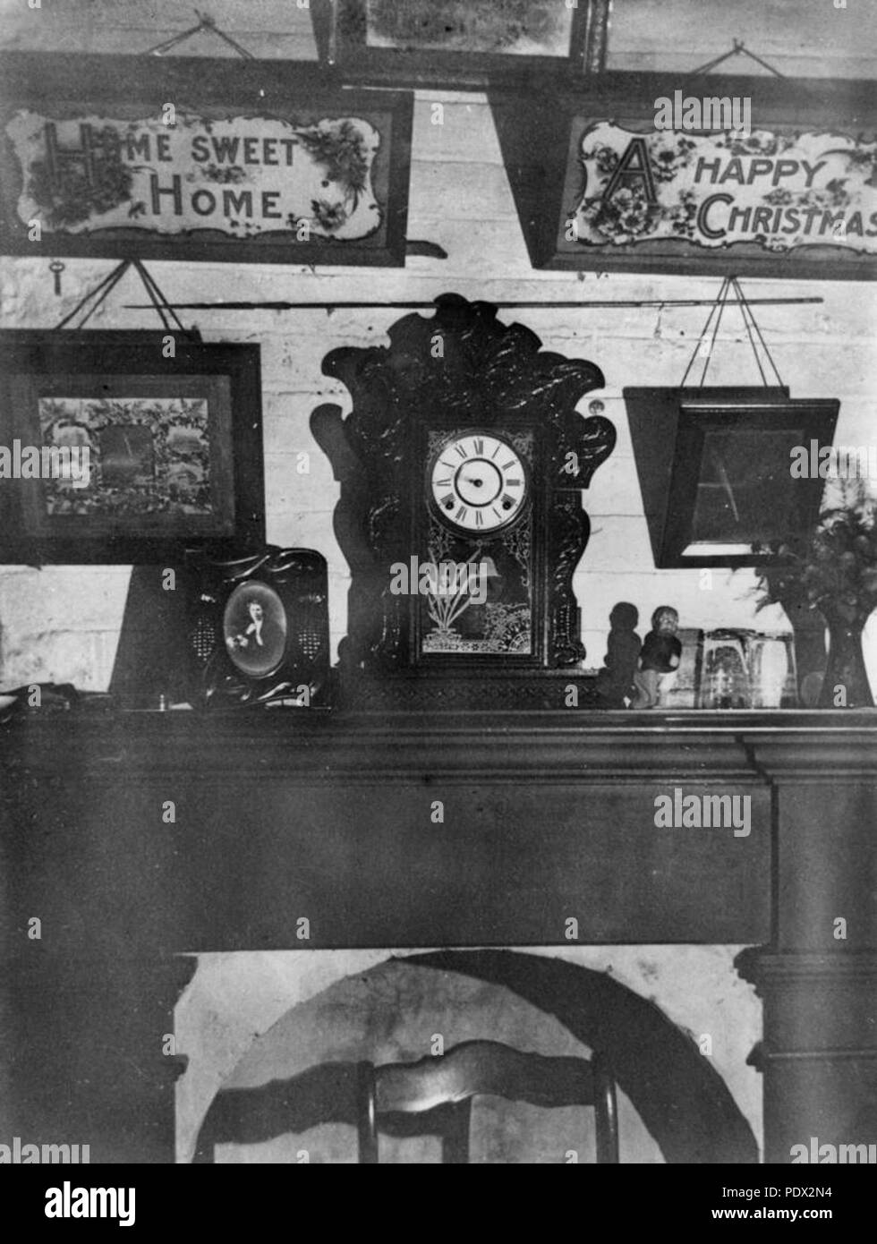 Antique mantle clock Black and White Stock Photos & Images - Alamy