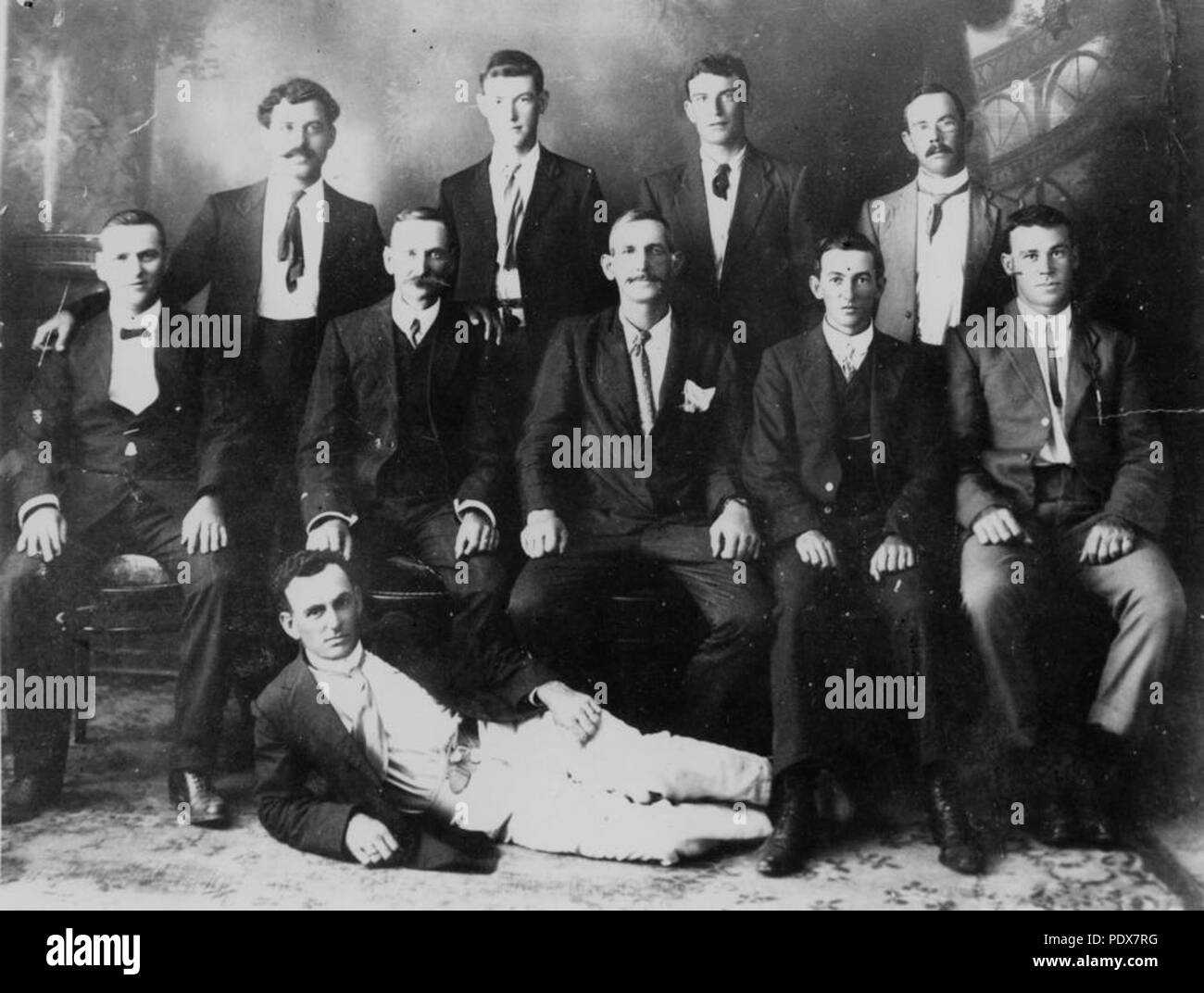 267 StateLibQld 1 47960 Group of unidentified men, possibly boxing group Stock Photo