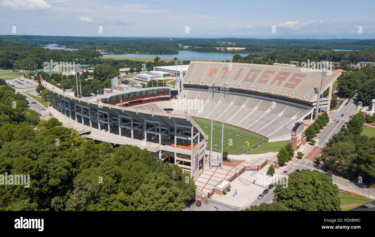 Clemson, South Carolina, USA. 9th August, 2018. Frank Howard Field at Clemson Memorial Stadium, popularly known as "Death Valley", is home to the Clemson Tigers, an NCAA Division I FBS football team located in Clemson, South Carolina. Credit: Walter Arce/Alamy Live News Stock Photo