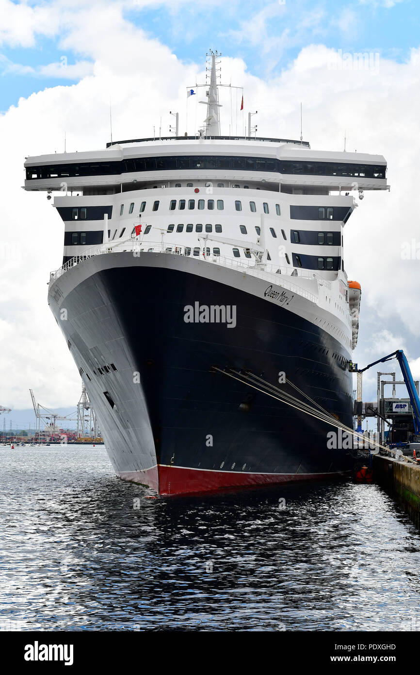 Southampton, UK, 10 Aug 2018. Queen Mary 2,  at Southampton  Docks getting ready for her departure tonight  along with Cunard Line's  sister ships Queen Victoria and   Elizabeth 2.(QE2) Credit Gary Blake /Alamy Live Stock Photo