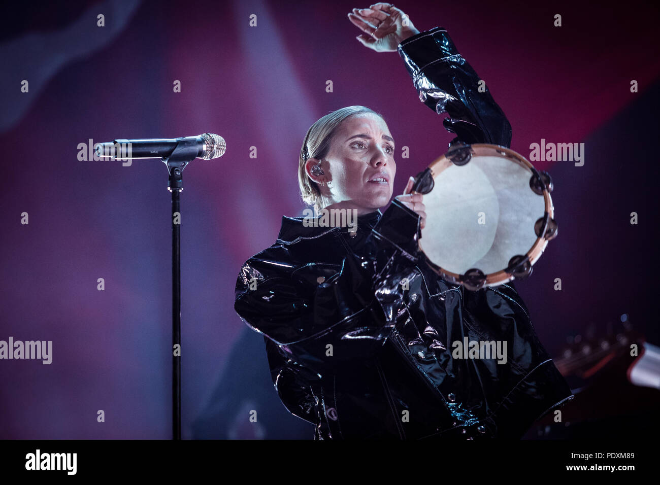 Norway, Oslo - August 10, 2018. The Swedish singer and songwriter Lykke Li performs a live concert during the Norwegian music festival Øyafestivalen 2018 in Oslo. (Photo credit: Gonzales Photo - Tord Litleskare). Credit: Gonzales Photo/Alamy Live News Stock Photo