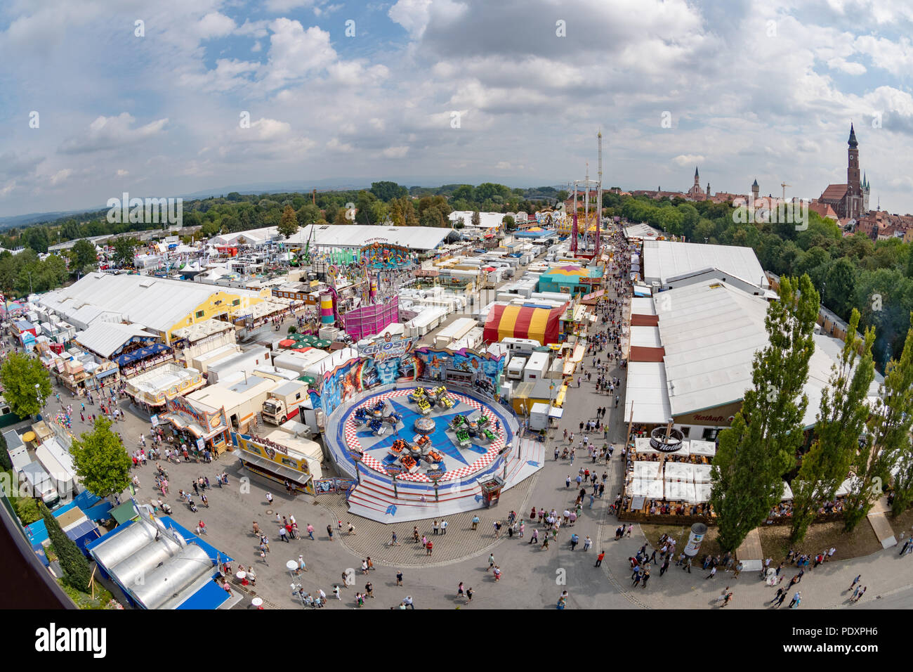 Straubing, Germany. 11th Aug, 2018. Numerous rides and beer tents are on  the grounds of the Gaeuboden folk festival. Approximately  million  visitors are expected to visit the fair by 20 August.