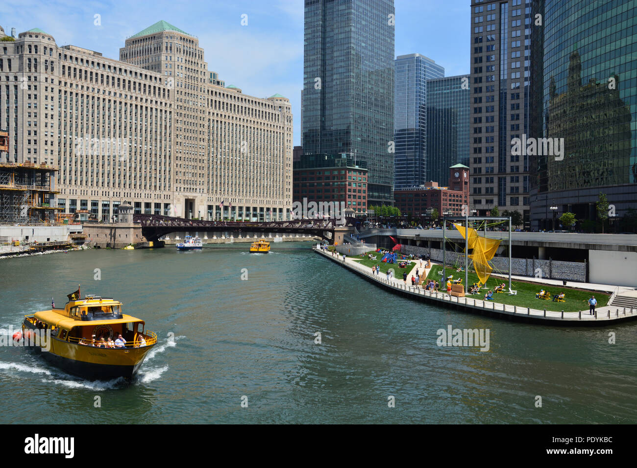 Looking east down the Chicago River towards the Merchandise Mart where the three branches meet on the Loops north-west side. Stock Photo