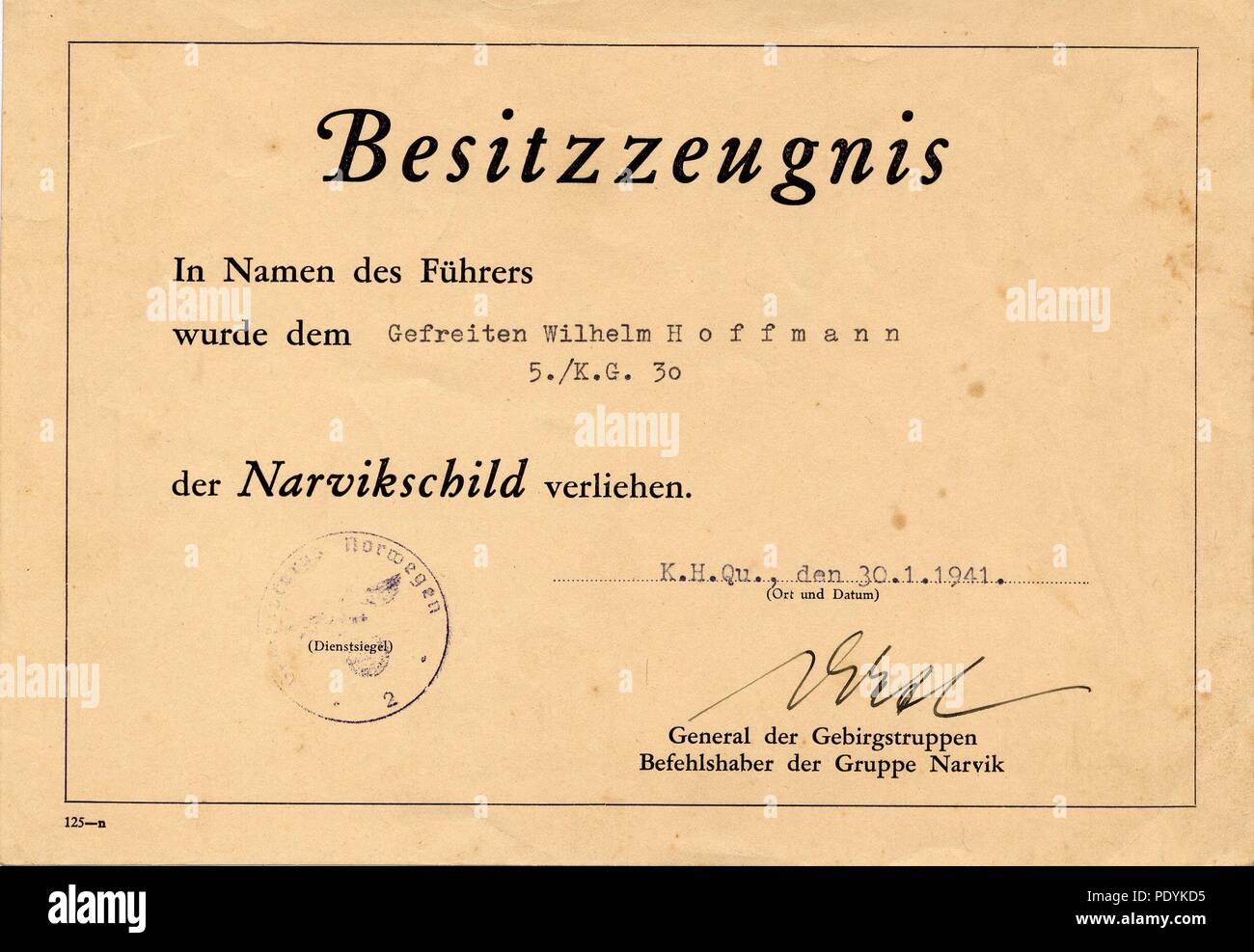 Certificate awarded to Feldwebel Willi Hoffmann of 5. Staffel, Kampfgeschwader 30: Certificate for the Narvik Shield, awarded to Willi Hoffmann of 5./KG 30 for participation in the Battle of Jarvik, Norway, in 1940. It is signed in ink by General der Gebirgstruppen Eduard Dietl, Commander in Chief of Group Narvik. Stock Photo