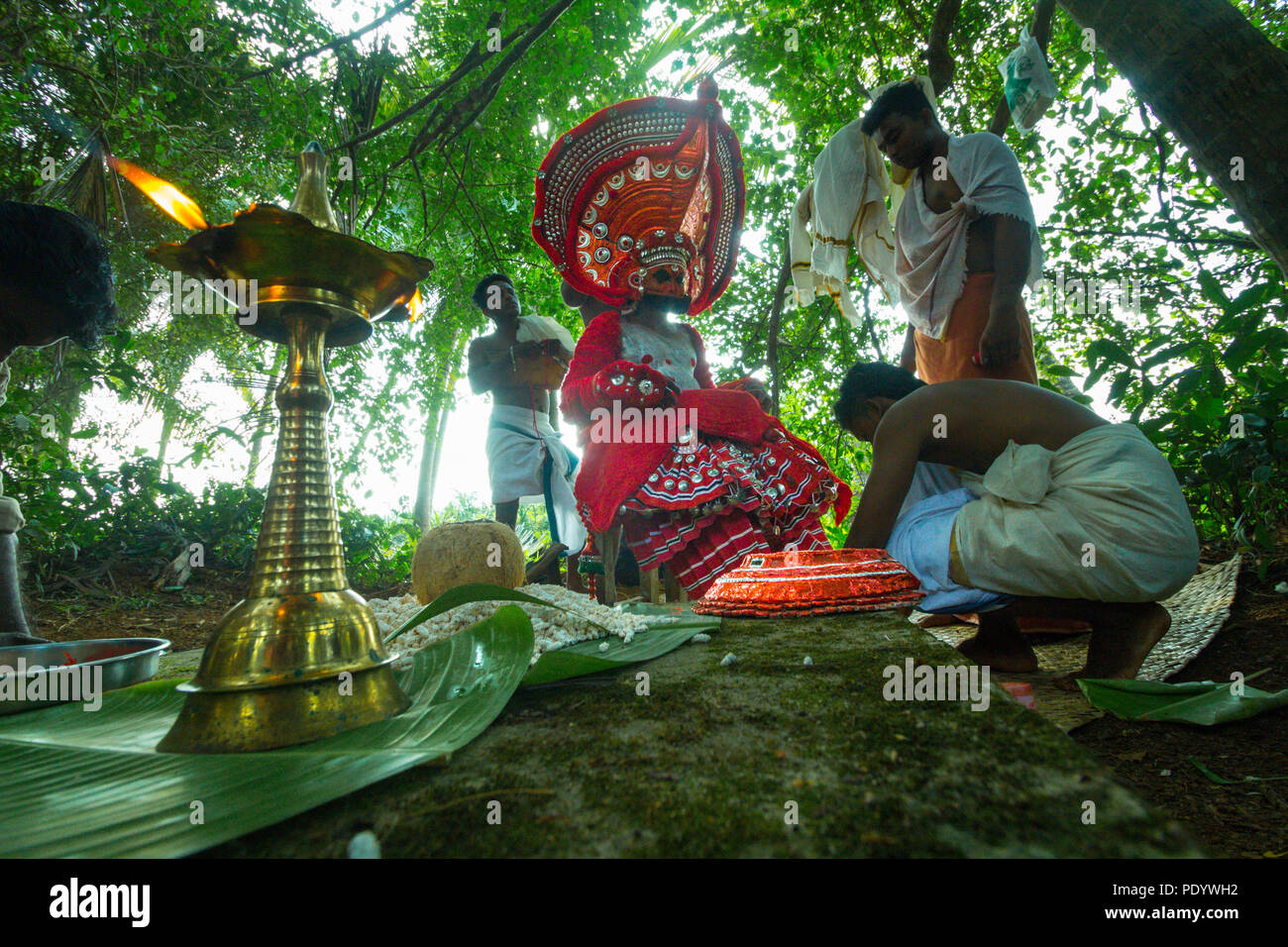 Theyyath Kari Theyyam from Arayi Karthika Chamundi Kavu, Kanhangad. Stock Photo
