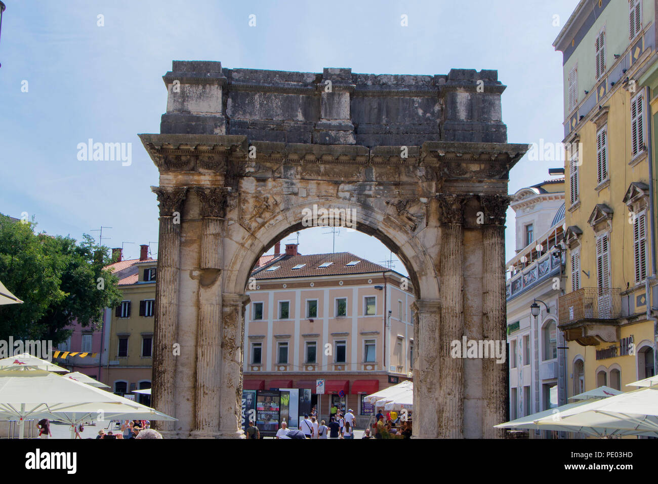 Arch of the Sergii is an Ancient Roman triumphal arch located in Pula, Croatia. Approximate date of construction: 29-27 BC Stock Photo