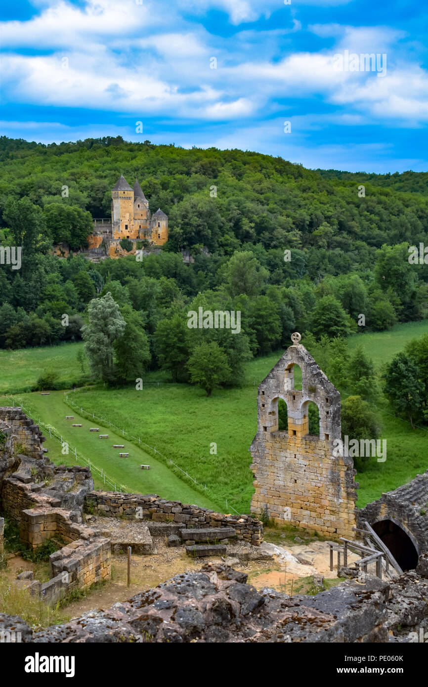 The ruins and grounds of the Chateau de Commarque in the Dordogne region of France Stock Photo