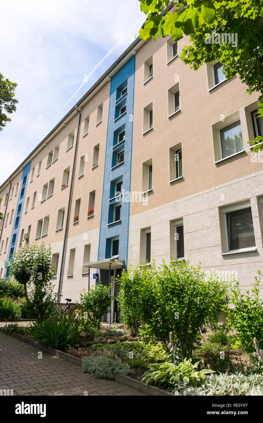 Multi Family Home Apartment Building Stock Photo Alamy