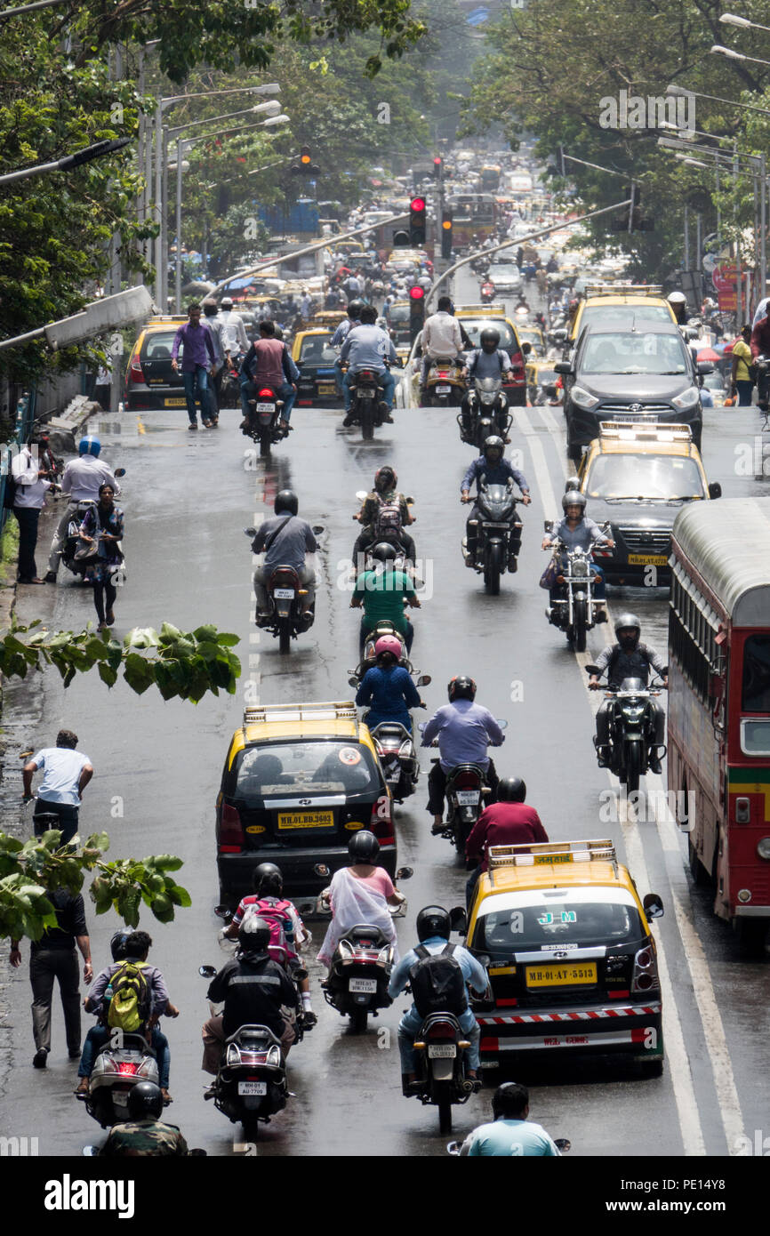 Motorcycle and taxi traffic on Frere bridge in Mumbai, India Stock Photo