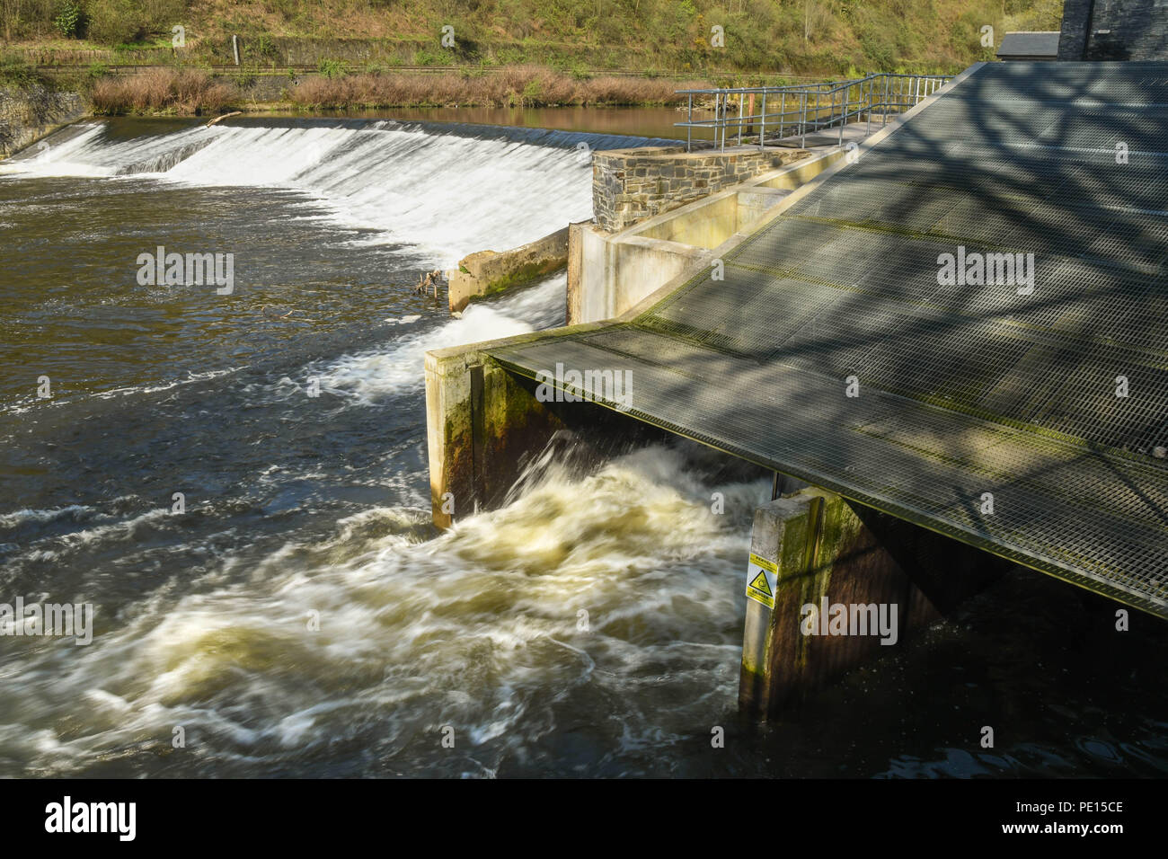 Weir small scale hydro electric hires stock photography and images Alamy