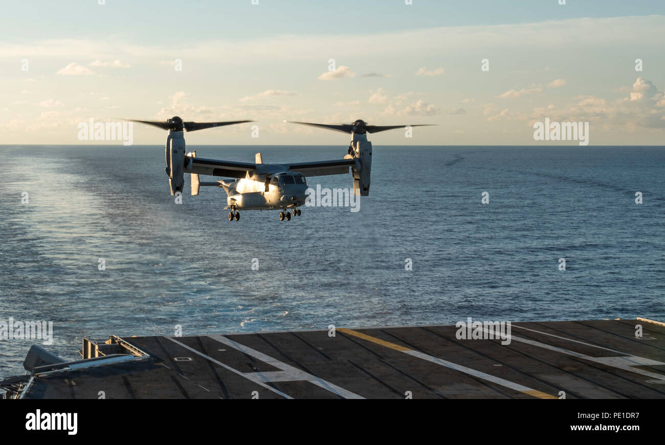 180806-N-FA806-0015 ATLANTIC OCEAN (Aug. 6, 2018) An MV-22 Osprey ...