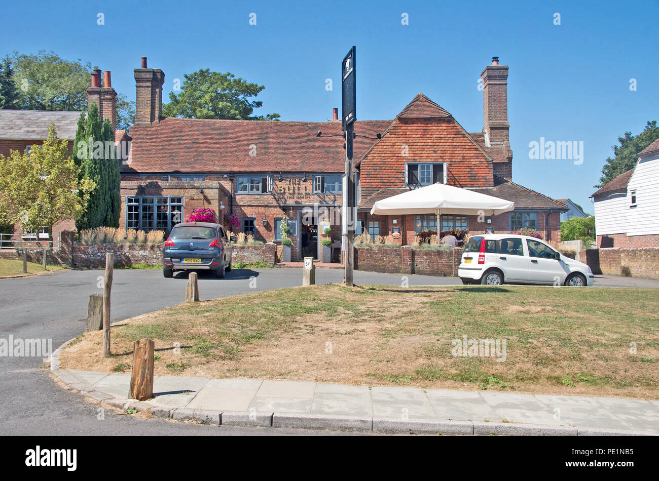 Newick Bull Pub Sussex Stock Photo - Alamy