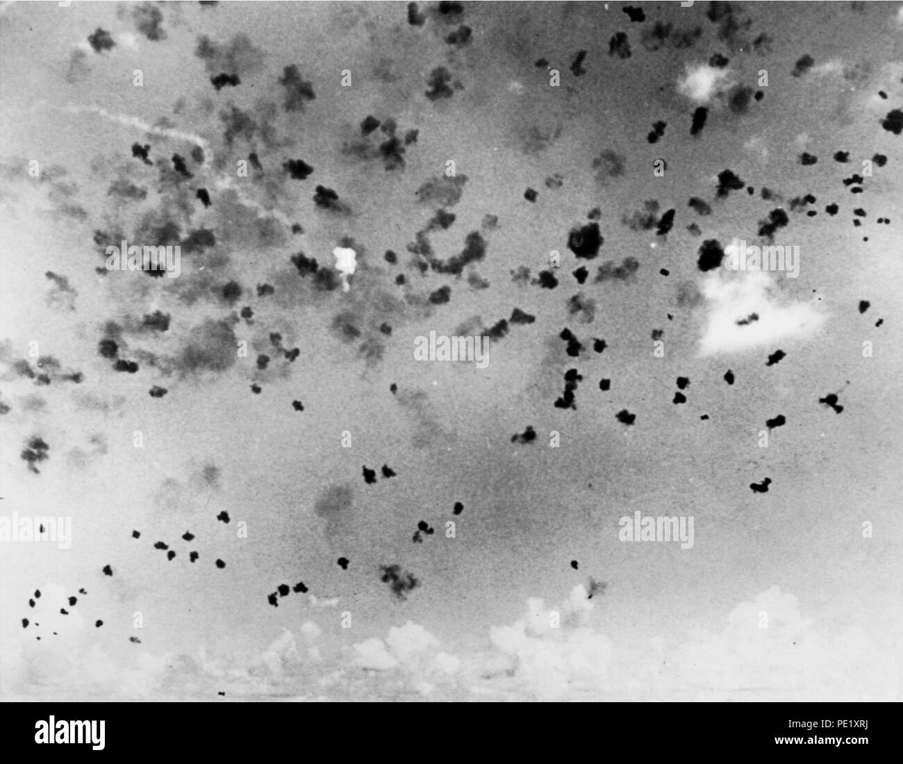 大切な人へのギフト探し Anti Alamy - Images & Photos Stock White and Black fire aircraft 芸術写真
