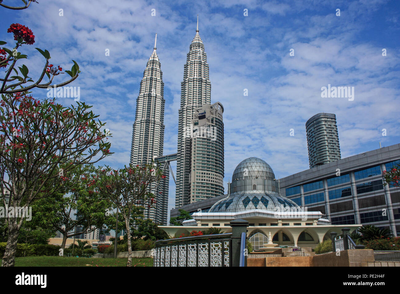The Masjid Asy Syakirin Mosque At Klcc Park With The Petronas Towers In The Background Kuala Lumpur City Centre Klcc Malaysia Stock Photo Alamy