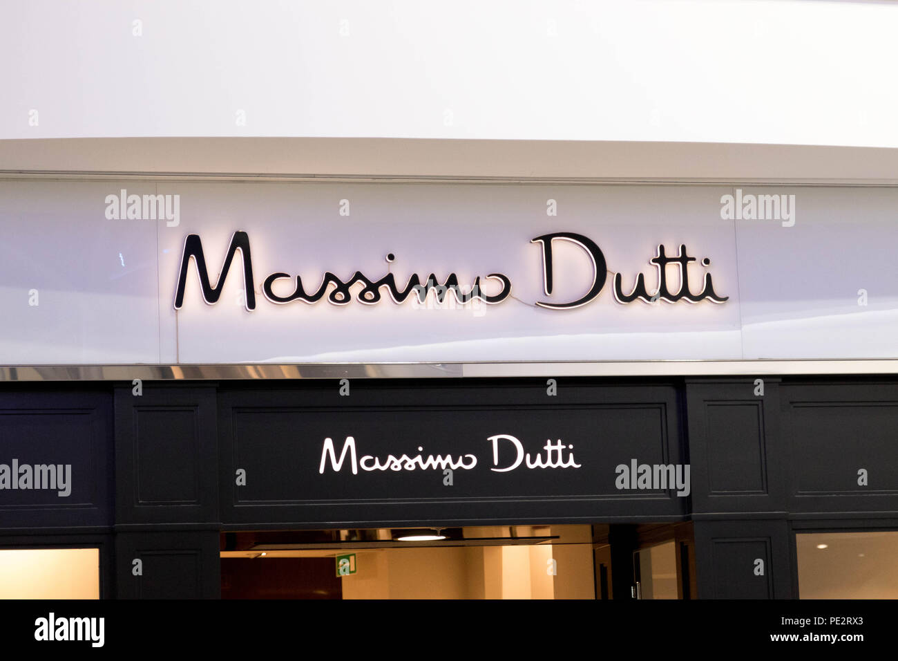 Massimo Dutti shop logo clothing brand Stock Photo - Alamy