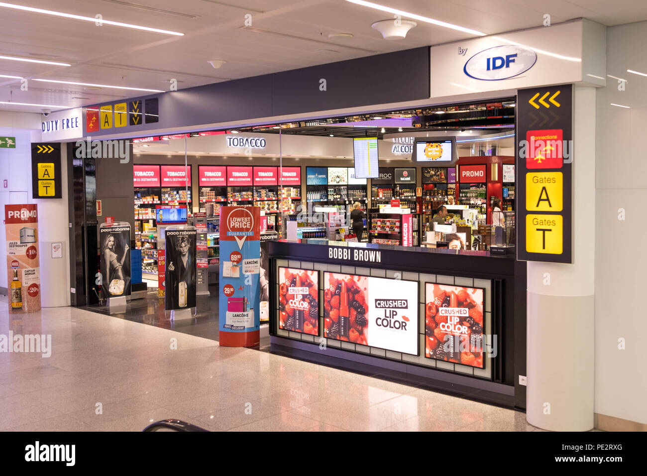 Duty free shop at brussels aiport zaventem Stock Photo Alamy