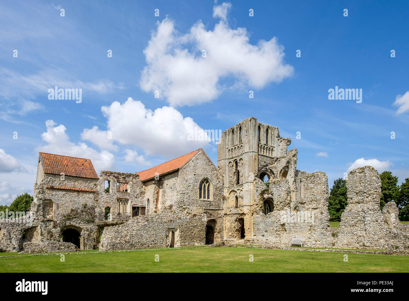 Ruins of castle acre castle hi-res stock photography and images - Alamy